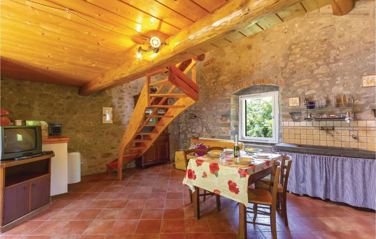 Holiday home 2 Bedroom Pet Friendly Home In Casoli Lu