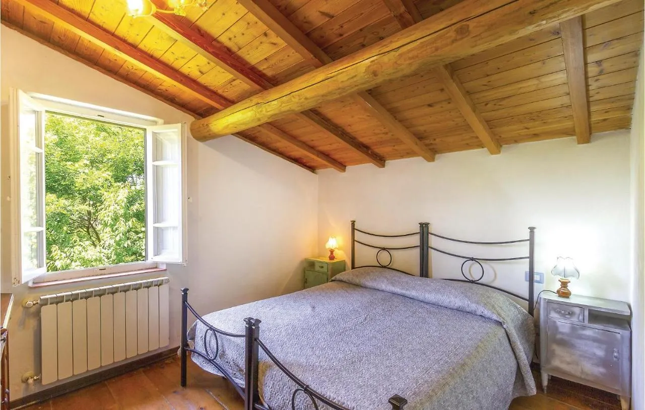2 Bedroom Pet Friendly Home In Casoli Lu Holiday home Cocciglia